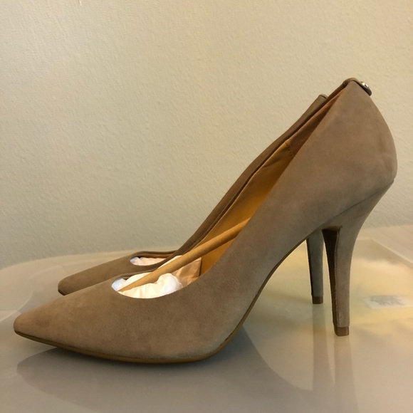 Michael Kors Pumps - Picture 9 of 9